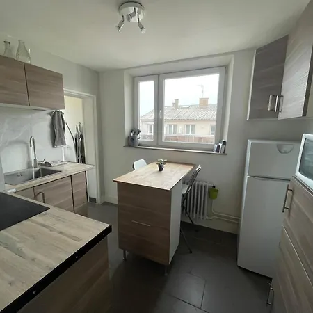 Appartement #6 : 2 Pieces Dernier Etage Tres Calme 40m2 *
